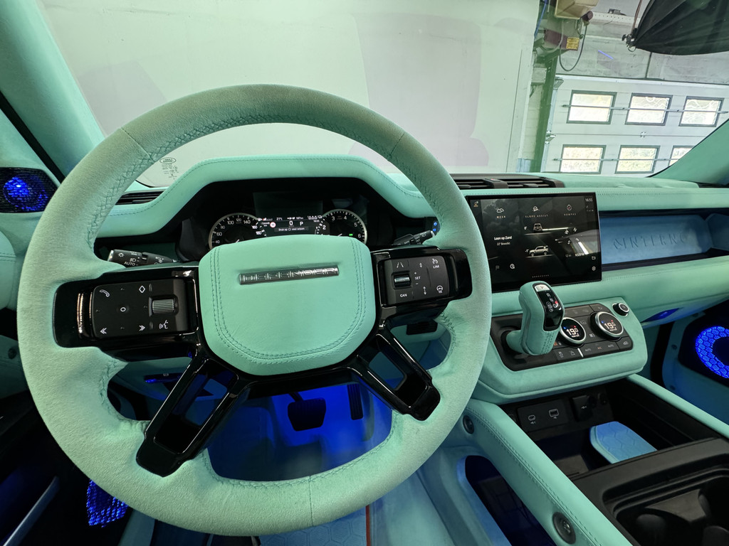 42593401-15.jpg