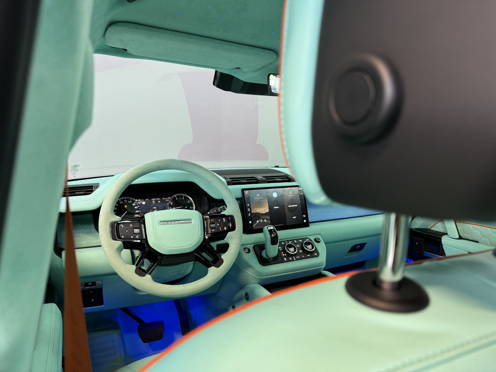 42593401-3.jpg