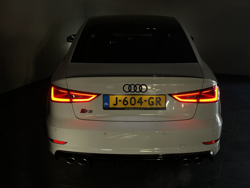 43554834-64.jpg